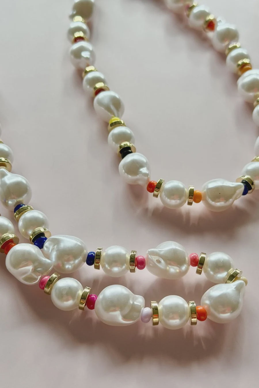 Lustrous Faux Pearl Necklace