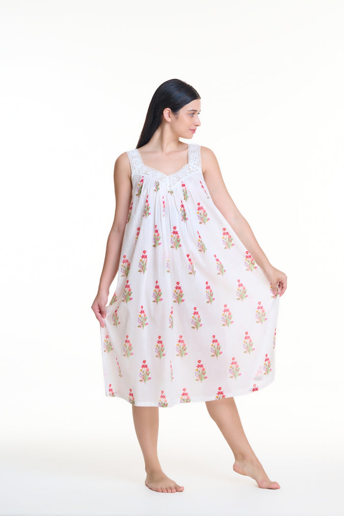 Nightie V-Neck Laced 410