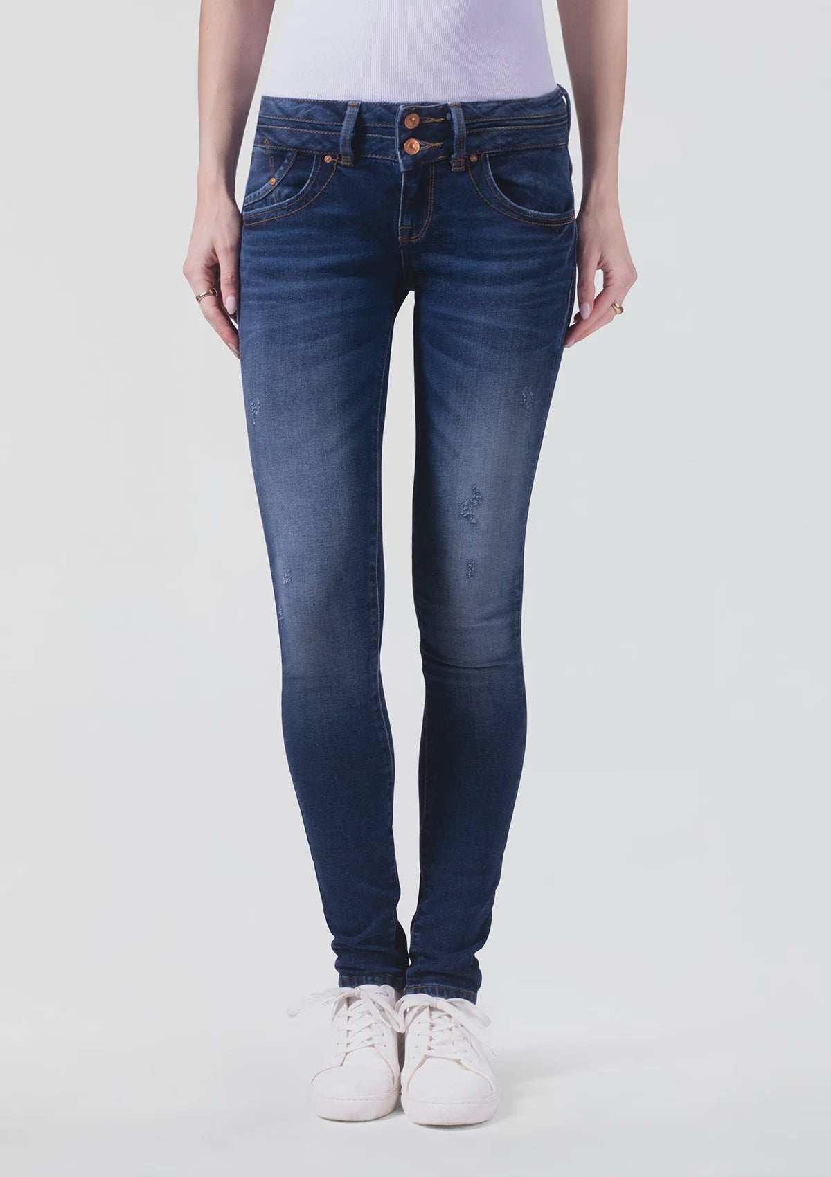 Julita X Winona Jeans