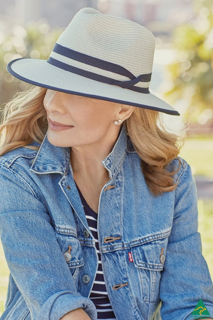 Windsor Fedora Ivory Navy M