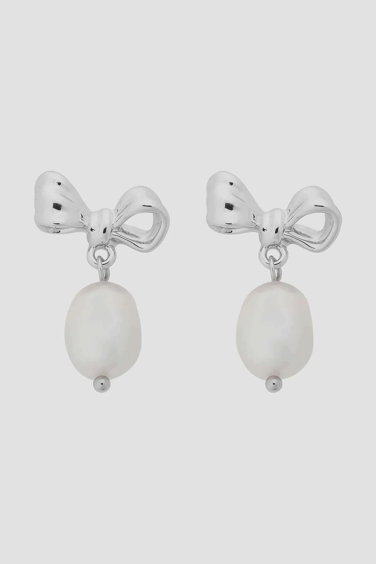 Alice Silver Bow Earring