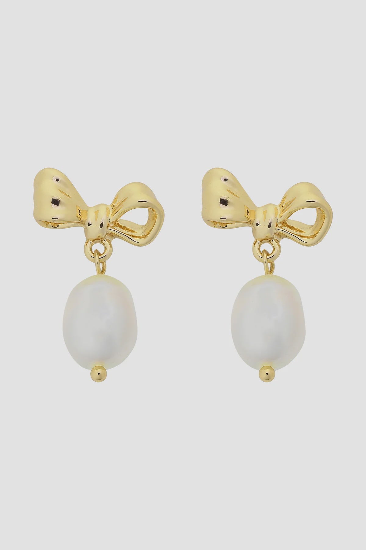 Alice Gold Bow Pearl Earring