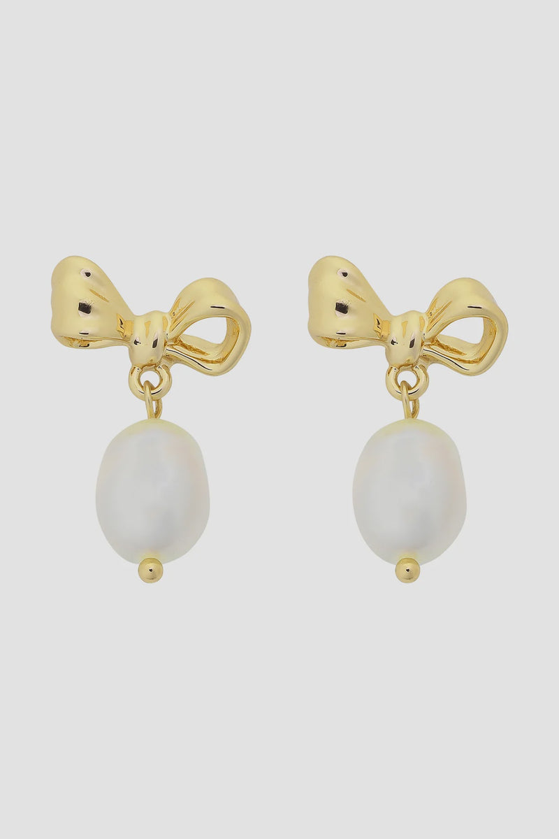 Alice Gold Bow Pearl Earring