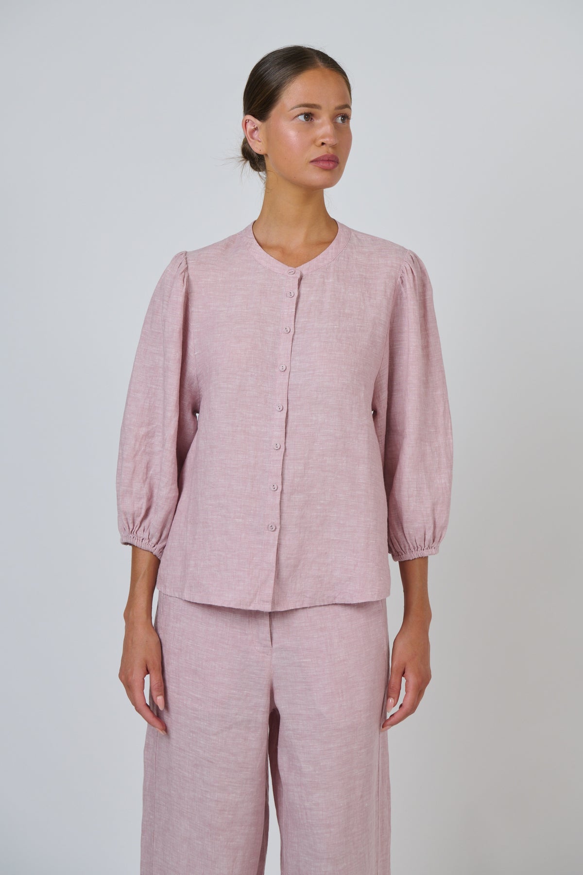 GA590 Linen Top Radish
