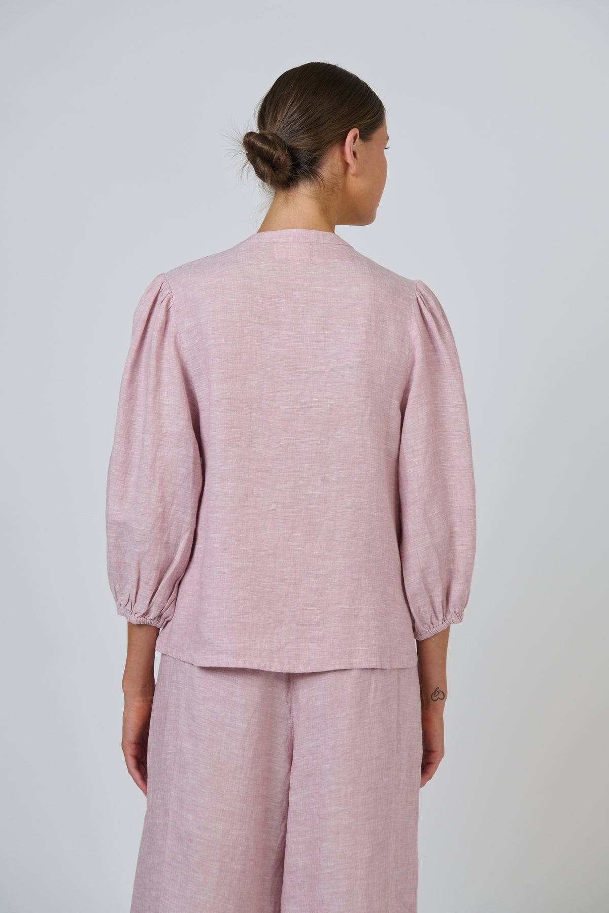 GA590 Linen Top Radish