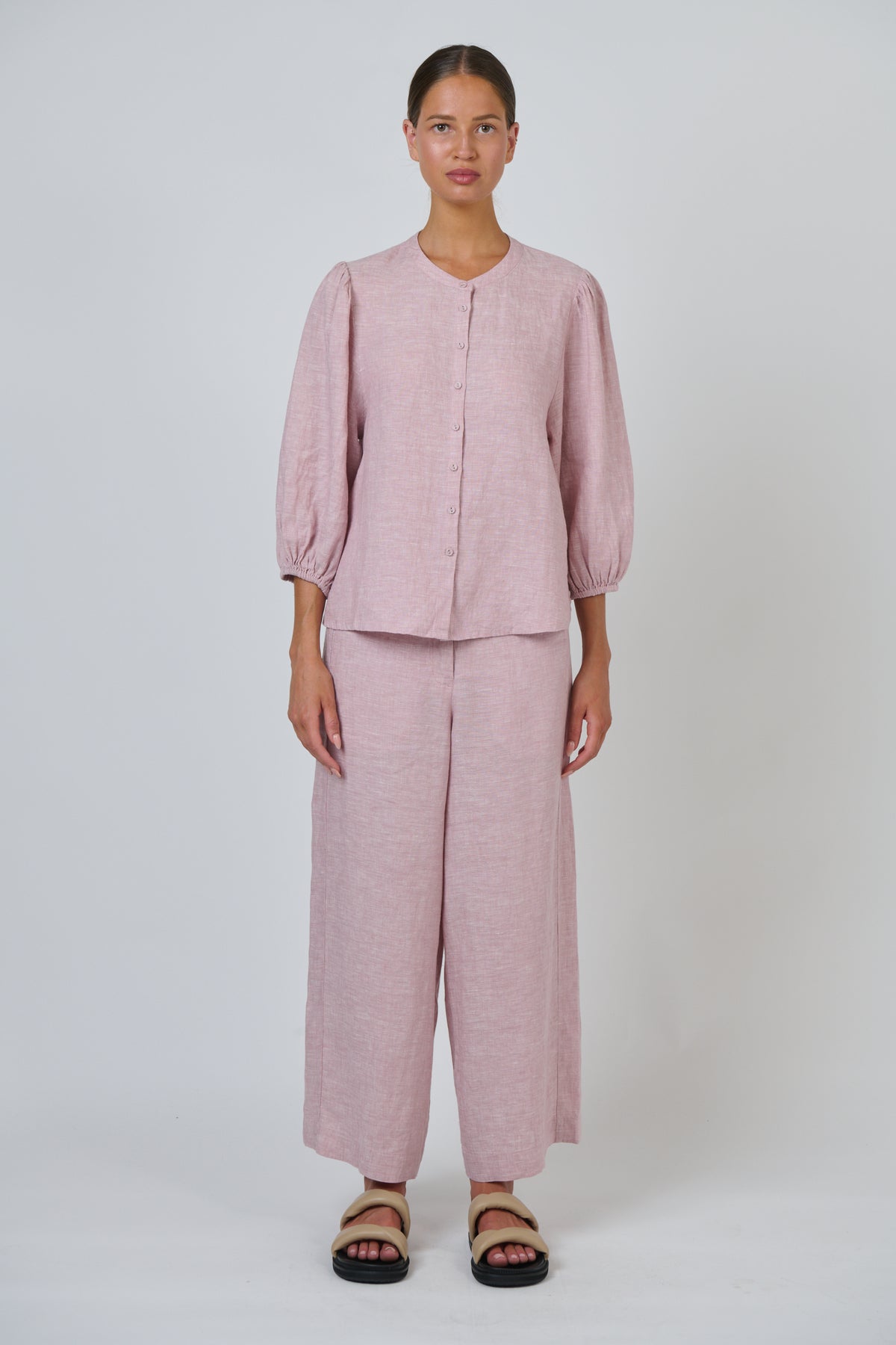 GA590 Linen Top Radish