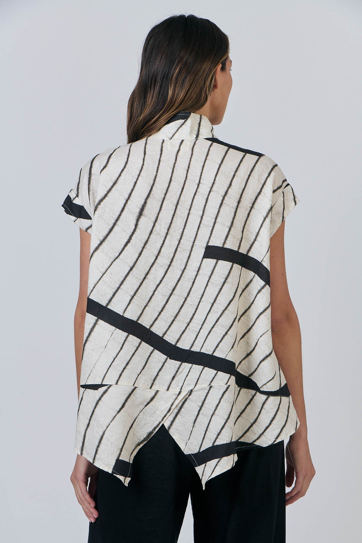 Isobars Collared Linen Top