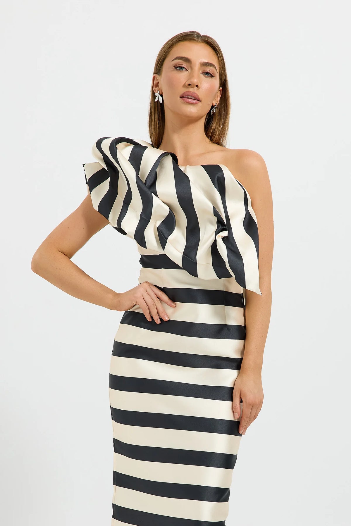 Valerie Shoulder Midi Black Cream