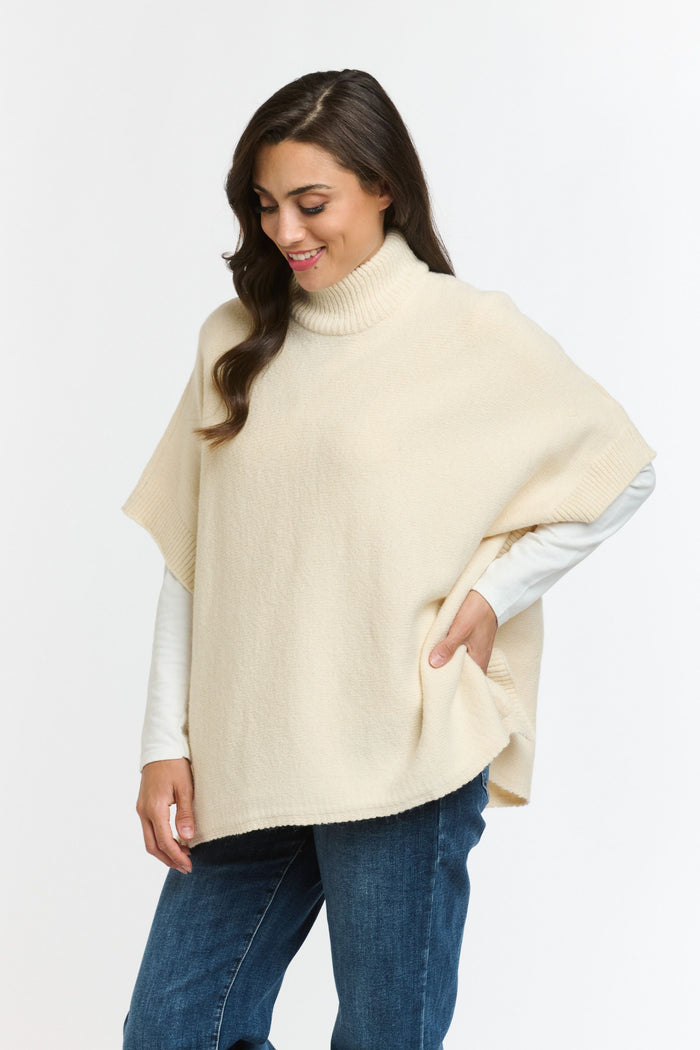Wool Poncho Ercu O/S